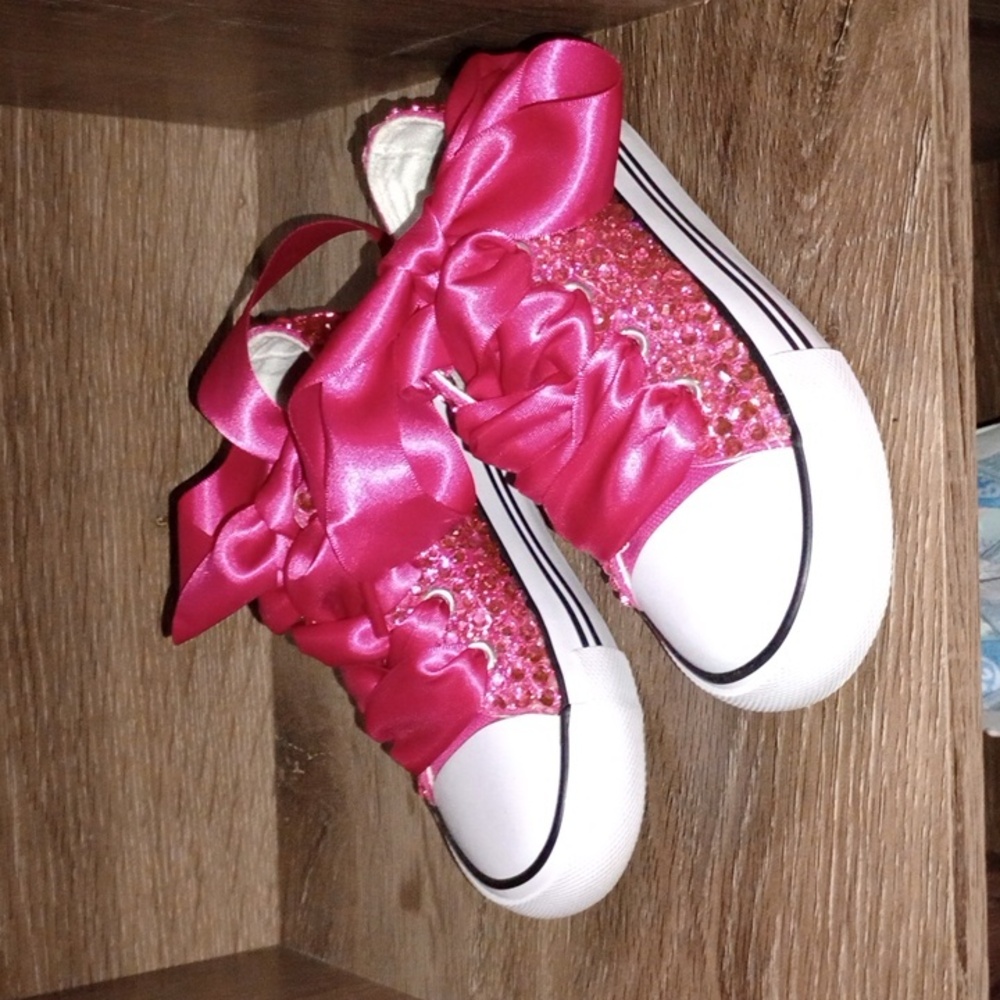 Toddler size 8 fuscia bling shoes